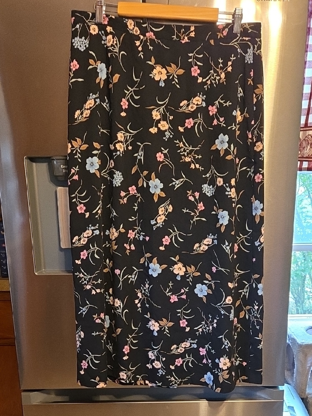 Women's Black Floral Midi/maxi Skirt - Classic Floral Print, Size Large